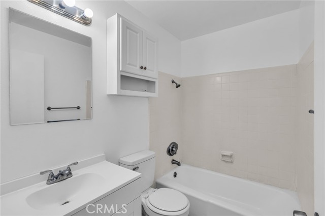 3531 Rainbow Lane, Highland CA: https://media.crmls.org/medias/72221d34-18ca-4d9f-86e5-00a8ab208fb3.jpg
