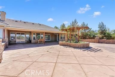 https://media.crmls.org/medias/72222abc-c090-4dcd-9826-1d418ca3d81e.jpg?preset=X-Large