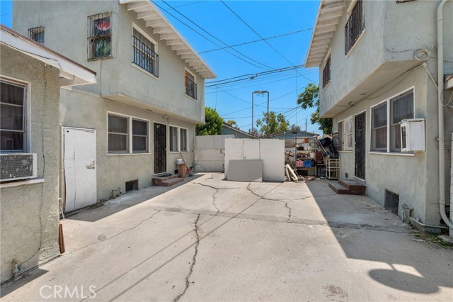 1220 91st Street, Los Angeles CA: https://media.crmls.org/medias/7222a1f4-cc16-4b7b-b1d6-51b3b99fcabb.jpg