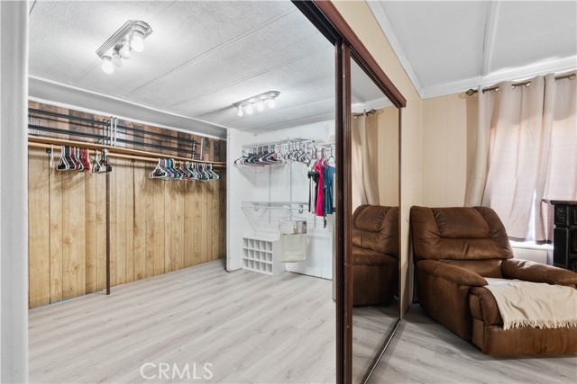 350 S Willow AVe, Rialto CA: https://media.crmls.org/medias/722488ca-f9d1-48a0-95b3-07b18c95f51d.jpg