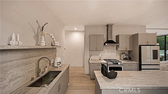 Detail Gallery Image 16 of 45 For 8840 Ashcroft Ave, West Hollywood,  CA 90048 - 3 Beds | 4 Baths