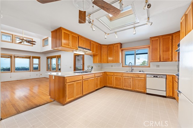 4484 Long Branch Avenue, San Diego CA: https://media.crmls.org/medias/72269c15-bd09-4a10-aa41-c8bad4051c93.jpg