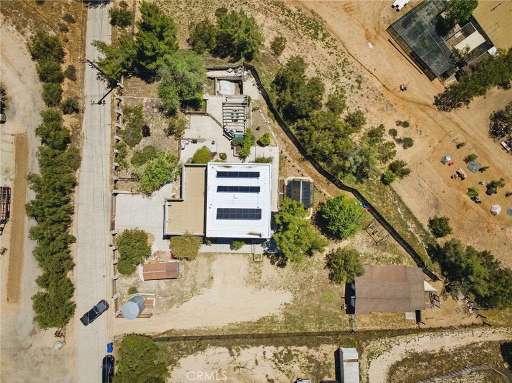 https://media.crmls.org/medias/7226eff3-7599-42ea-9ff2-bd46f744adc3.jpg?preset=X-Large