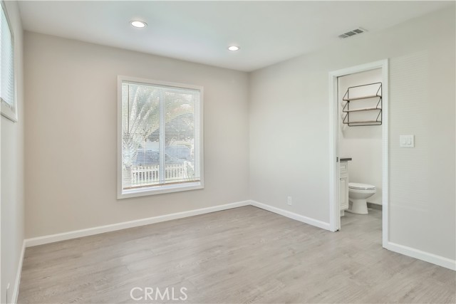 Detail Gallery Image 19 of 41 For 21053 Burton St, Canoga Park,  CA 91304 - 3 Beds | 2 Baths