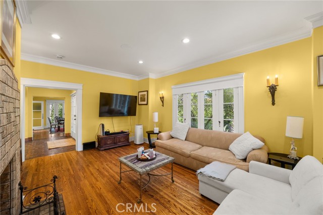 Detail Gallery Image 12 of 35 For 2027 N Highland Ave, Los Angeles,  CA 90068 - 6 Beds | 3 Baths