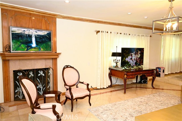 Detail Gallery Image 4 of 26 For 4836 Swinton Ave, Encino,  CA 91436 - 4 Beds | 3 Baths
