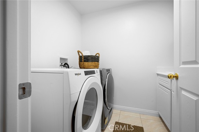 27 Silver Forest Court, Azusa CA: https://media.crmls.org/medias/722820a7-ad3d-4562-a90c-f57bf38f26af.jpg