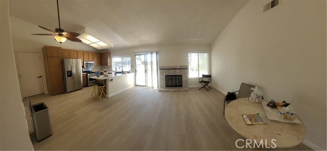 11584 Maple Valley, Victorville CA: https://media.crmls.org/medias/7228e3fc-0e2b-4d7c-b7a8-b4ab77c0e645.jpg