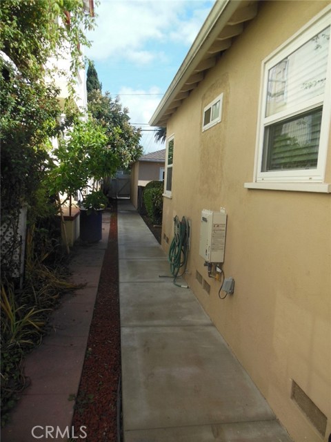 Detail Gallery Image 7 of 8 For 3520 Brayton, Long Beach,  CA 90803 - 2 Beds | 1 Baths