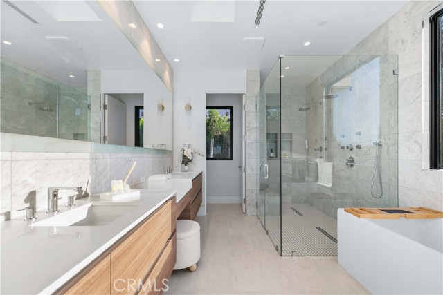 Detail Gallery Image 26 of 49 For 4532 Katherine, Sherman Oaks,  CA 91423 - 6 Beds | 6/1 Baths