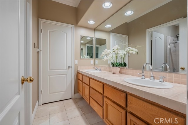 369 Ashbury Lane, Upland CA: https://media.crmls.org/medias/722ab0bc-5cdd-40d0-9d1d-543c8e95a04a.jpg