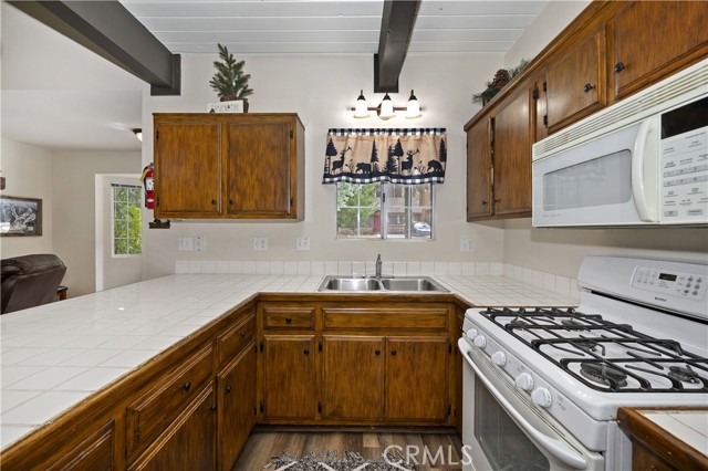 42824 Cedar Avenue, Big Bear Lake, CA 92315