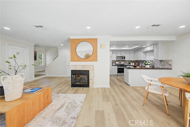 Front Image Thumbnail for CRPW26138446