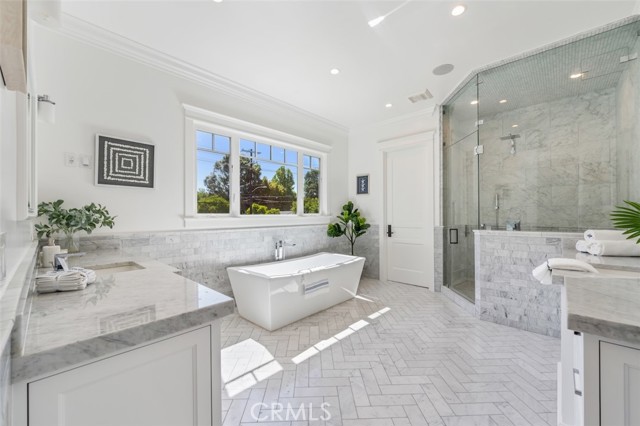 Detail Gallery Image 27 of 59 For 20701 Dumont St, Woodland Hills,  CA 91364 - 8 Beds | 9 Baths