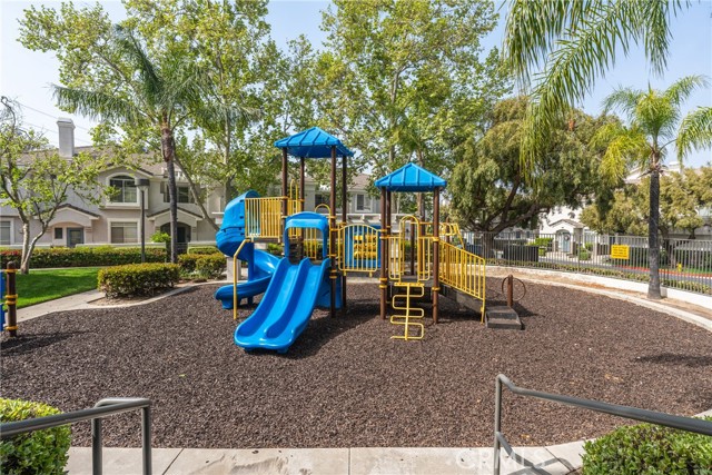 Detail Gallery Image 20 of 25 For 7543 W Liberty Parkway #703,  Fontana,  CA 92336 - 3 Beds | 2/1 Baths