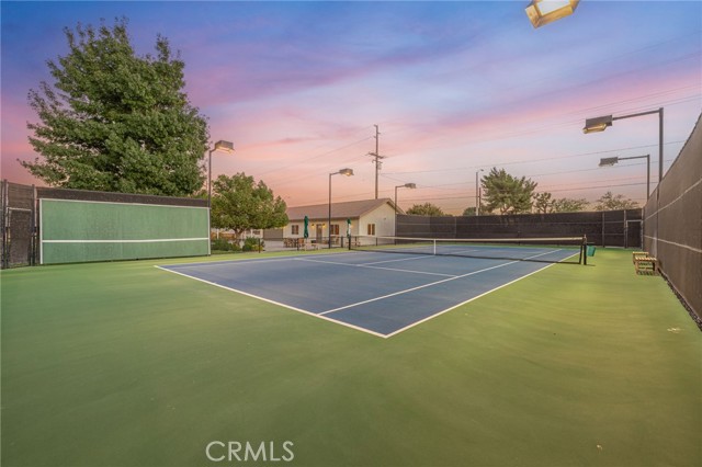 Image 36 of 72 For 2534 Desert Rose Drive