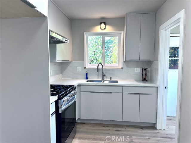 Detail Gallery Image 8 of 19 For 233 Russell, Monterey Park,  CA 91755 - 2 Beds | 1 Baths