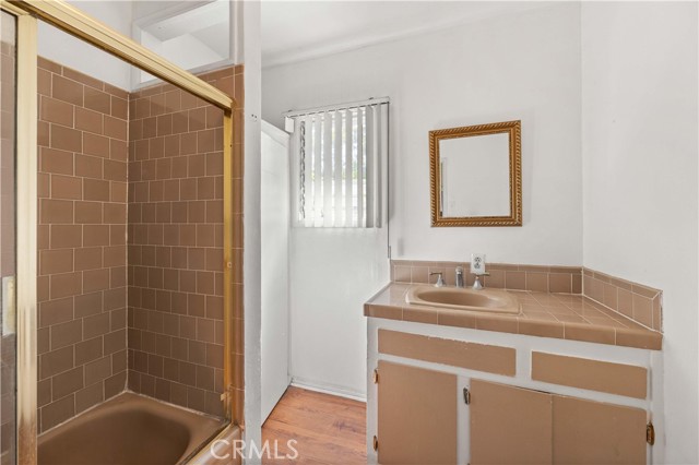 Detail Gallery Image 8 of 19 For 1782 W 37th Pl, Los Angeles,  CA 90018 - 3 Beds | 2 Baths