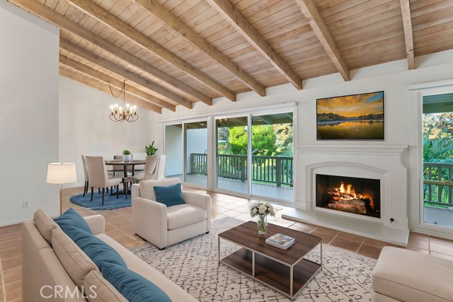 Detail Gallery Image 5 of 50 For 2028 Vista Cajon, Newport Beach,  CA 92660 - 3 Beds | 2/1 Baths