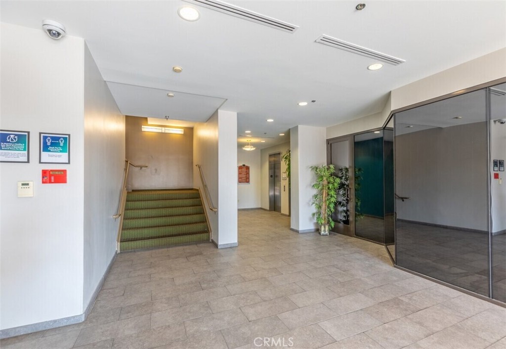 5050 Avenida Encinas - photo 4