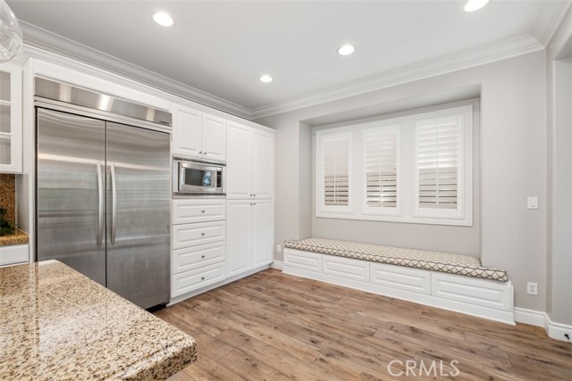 20 Townsend, Irvine CA: https://media.crmls.org/medias/722e9053-ed4b-4724-93b2-4ced6a2323e6.jpg