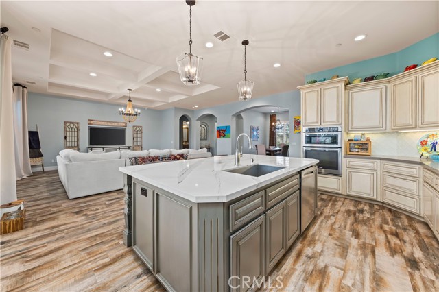 15521 Georges Letour Avenue, Bakersfield CA: https://media.crmls.org/medias/722ffcfb-cd6f-4e54-a258-73b78c726b75.jpg