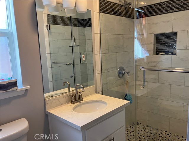 6914 Andasol Avenue, Lake Balboa CA: https://media.crmls.org/medias/72303530-62a7-45a3-ac11-b40d9a10ba4f.jpg