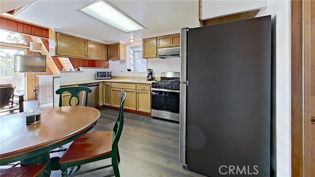 31450 Ocean View Drive, Running Springs CA: https://media.crmls.org/medias/72307bd1-9574-4871-98c7-053f6c58e802.jpg