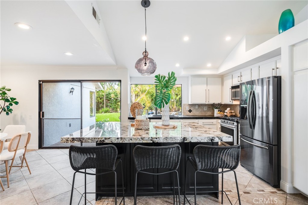 MLS #OC25163941 img 14