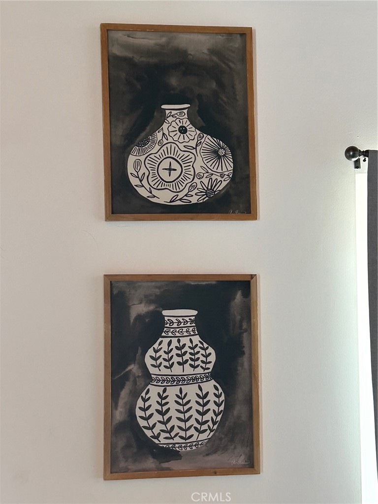 https://media.crmls.org/medias/7231fbfc-9b3b-4de1-9a4d-1decab47141b.jpg?preset=X-Large