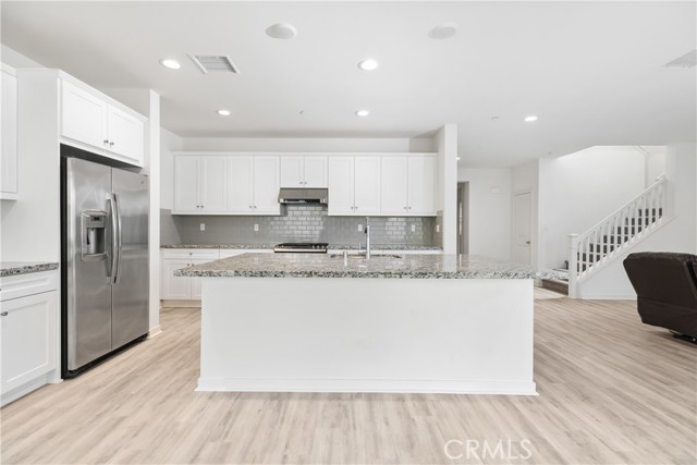 Detail Gallery Image 3 of 38 For 2941 E Travertine St, Ontario,  CA 91762 - 5 Beds | 4 Baths