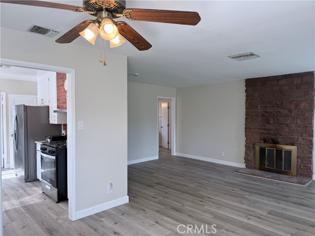 Detail Gallery Image 9 of 33 For 6857 Chimineas, Reseda,  CA 91335 - 3 Beds | 1 Baths