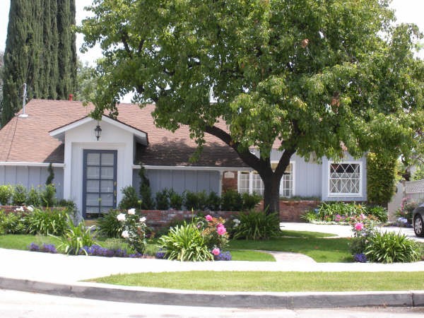 Detail Gallery Image 1 of 23 For 5124 Vesper Ave, Sherman Oaks,  CA 91403 - 2 Beds | 2 Baths