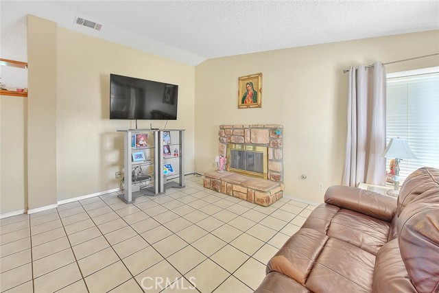 Detail Gallery Image 26 of 59 For 2734 Shiells Ave, Jurupa Valley,  CA 92509 - 3 Beds | 2 Baths