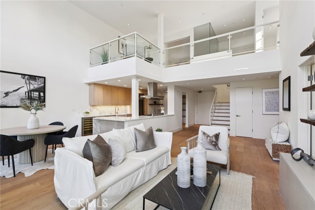 Detail Gallery Image 3 of 67 For 1040 4th #407,  Santa Monica,  CA 90403 - 3 Beds | 3/1 Baths