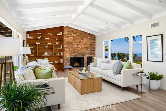 1961 Temple Hills Drive, Laguna Beach CA: https://media.crmls.org/medias/72346722-5fe0-4634-aeaf-fc9bc8071e7d.jpg