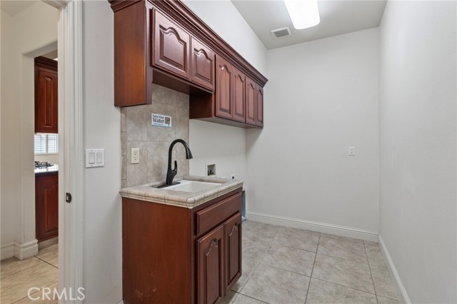 Detail Gallery Image 18 of 38 For 3255 Hollow, Madera,  CA 93637 - 5 Beds | 3 Baths