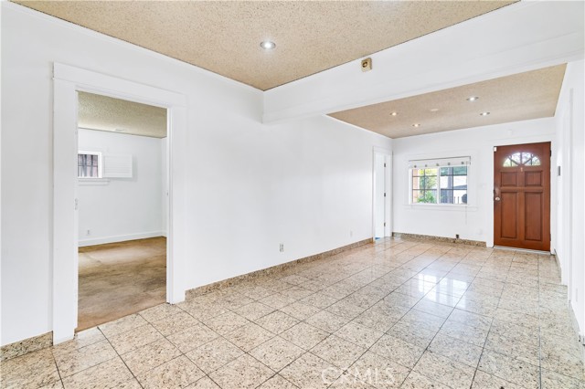1613 West 56th Street, Los Angeles CA: https://media.crmls.org/medias/72355adf-6c4e-4c26-9f63-2b7034cbc0c8.jpg