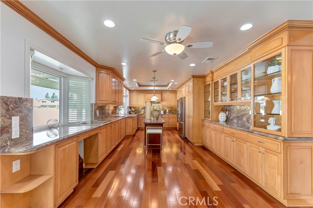 Detail Gallery Image 18 of 63 For 19201 Sherborne Ln, Huntington Beach,  CA 92646 - 4 Beds | 2/1 Baths