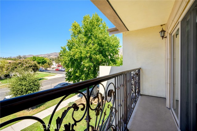 Detail Gallery Image 17 of 29 For 750 E Orange Grove Ave, Burbank,  CA 91501 - 3 Beds | 3 Baths