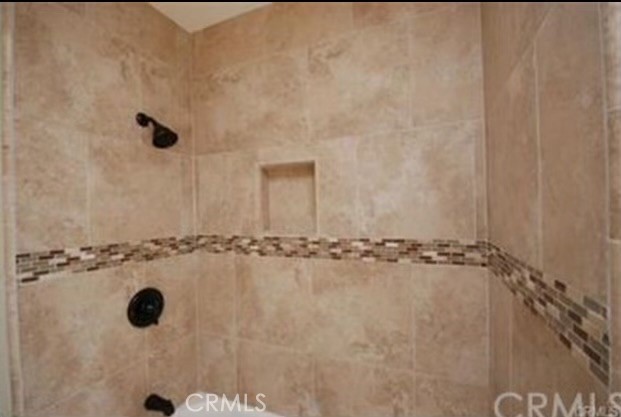 Detail Gallery Image 4 of 5 For 1252 Avon Pl #10,  Placentia,  CA 92870 - 2 Beds | 1/1 Baths