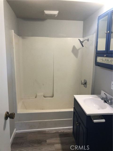 2630 Lakeshore Boulevard, Upper Lake CA: https://media.crmls.org/medias/7236d335-de18-48bc-95e7-e228d486645e.jpg