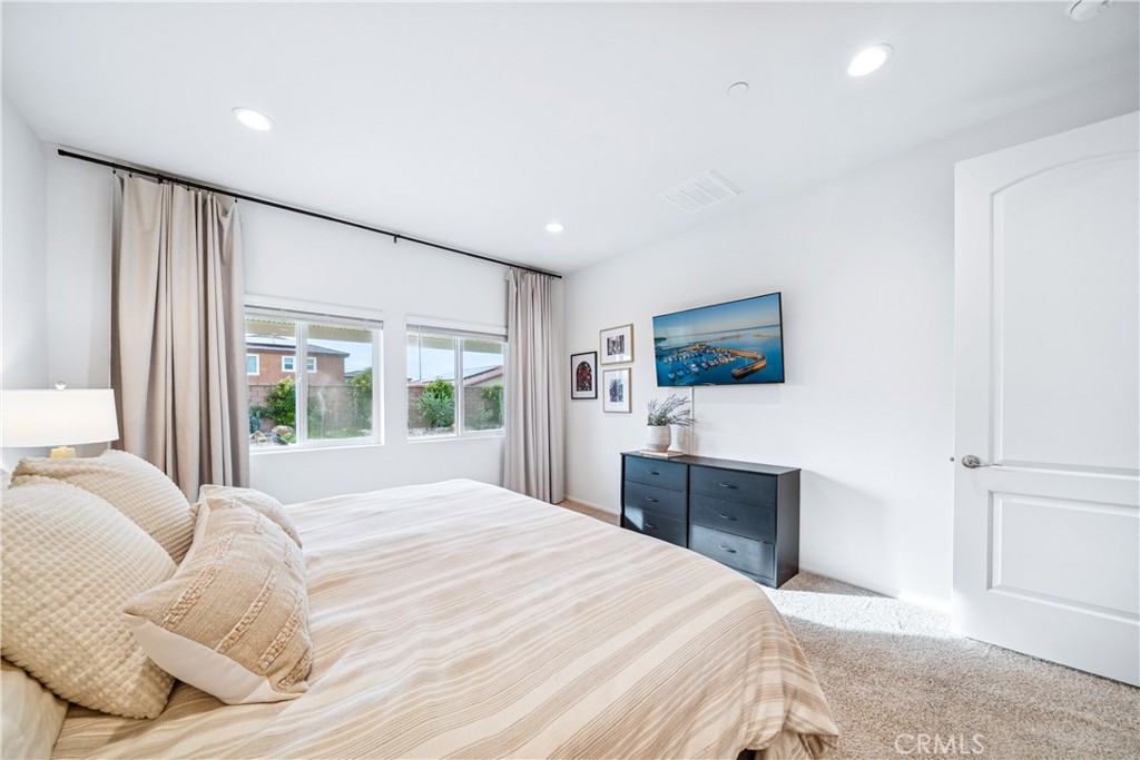 MLS #OC25259343 image #15