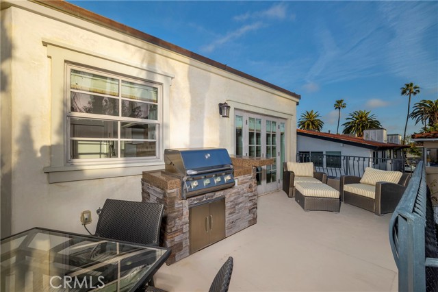 111 Via Lido Nord, Newport Beach CA: https://media.crmls.org/medias/72381306-d901-4bf8-86cf-cd655a26227f.jpg