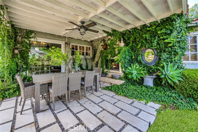 Detail Gallery Image 28 of 34 For 22015 Independencia St, Woodland Hills,  CA 91364 - 3 Beds | 2 Baths
