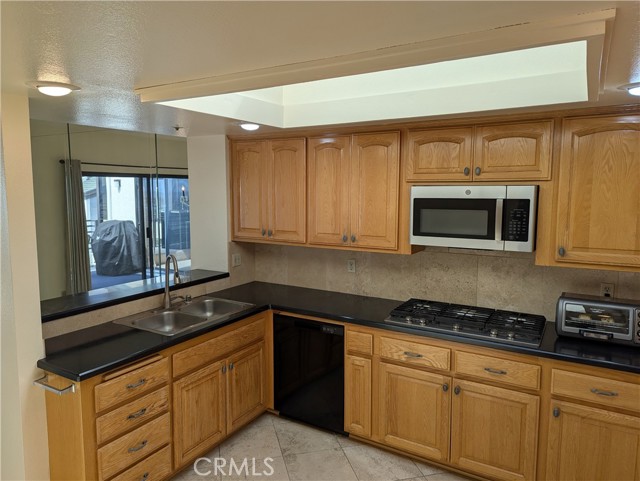 Detail Gallery Image 23 of 55 For 270 Cagney Ln #308,  Newport Beach,  CA 92663 - 2 Beds | 2 Baths