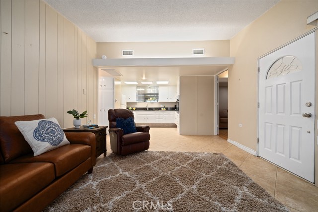 Detail Gallery Image 2 of 18 For 13581 Medinac Lane 71k,  Seal Beach,  CA 90740 - 2 Beds | 1 Baths