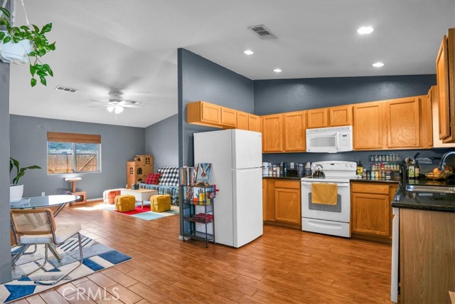 Detail Gallery Image 12 of 40 For 6752 Manzanita Ave, Twentynine Palms,  CA 92277 - 3 Beds | 2 Baths