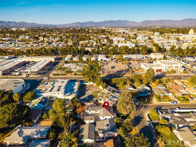 Detail Gallery Image 25 of 28 For 5941 Tobias Ave, Sherman Oaks,  CA 91411 - 4 Beds | 2 Baths