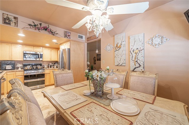 Detail Gallery Image 11 of 24 For 1844 E Avenue J2 #4,  Lancaster,  CA 93535 - 3 Beds | 2/1 Baths